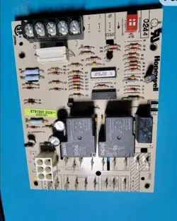 HONEYWELL FURNACE CONTROL CIRCUIT BOARD 40403-001
