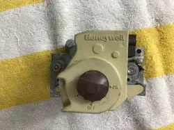 HONEYWELL VR8205M2401 HVAC FURNACE GAS VALVE FREE SHIPPING