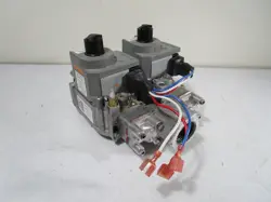HONEYWELL HONEY WELL DUAL GAS VALVE PN VR8404H5003 VR8404 H5003 LOOK READ