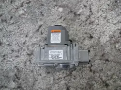 HONEYWELL VR8204A 2142 VR8204A2142 FURNACE GAS VALVE USED FREE SHIPPING