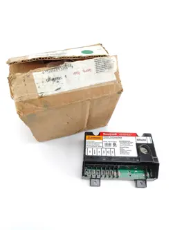 S8600M FOR GAS WATER HEATER CONTROL BOARD IGNITION MODULE FOR LENNOX, ETC. NEW