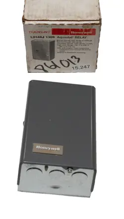 HONEYWELL L8148J1009 AQUASTAT RELAY (NO HARDWARE)