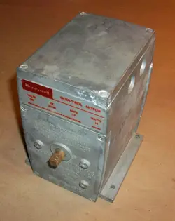 HONEYWELL MODUTROL MOTOR  M644A1007    NEW