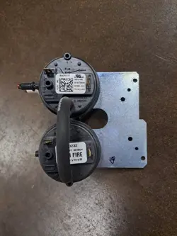 BA20232 LENNOX ARMSTRONG DUCANE 101599-04 36W77 OEM  PRESSURE SWITCH HONEYWELL
