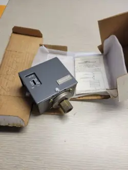 HONEYWELL  PA404A 1033 PRESSURETROL CONTROLLER 1 TO 5 PSI (314)