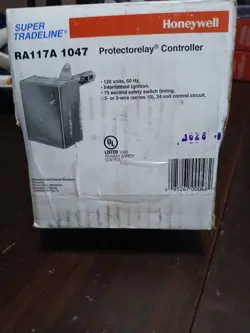 NEW HONEYWELL RA117A PROTECTORELAY CONTROLLER 120V INTERMITTENT IGNITION