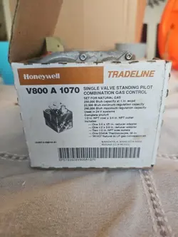 HONEYWELL V800 A 1070 SINGLE VALVE STANDING PILOT COMBINATION GAS CONTROL
