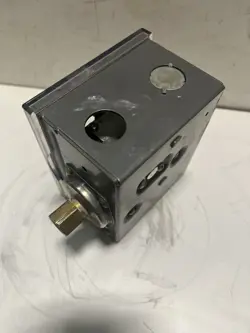 HONEYWELL PRESSURETROL CONTROLLER