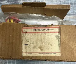 HONEYWELL V8043E1020 VALVE NEW OLD STOCK