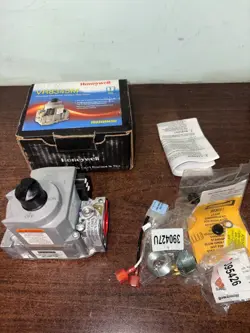 NEW HONEYWELL VR8345M4302 UNIVERSAL ELECTRONIC IGNITION GAS VALVE   . B371