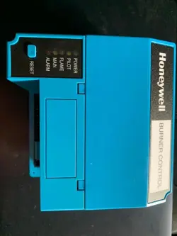 CONTROL RM7895B1013 NOS