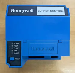HONEYWELL RM7895A1014 BURNER CONTROL  *GUARANTEED WORKING CONDITION*