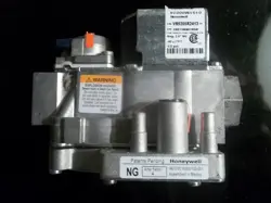 NEW GOODMAN AMANA HONEYWELL 0151M00024S 0151M00024 VR9205R2413 FURNACE GAS VALVE