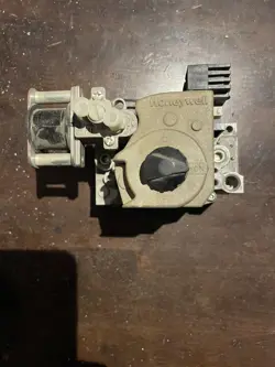 HONEYWELL GAS VALVE VR8205Q2795