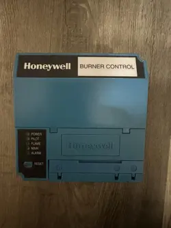 RM7895A1014 BURNER CONTROL.