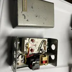 HONEYWELL TRIPLE AQUASTAT RELAY TYPE L8124A,C,J