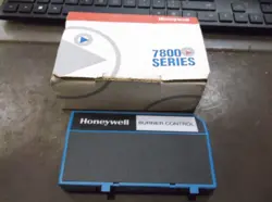 NIB HONEYWELL S7820A