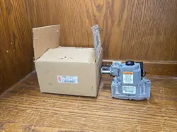 NEW LENNOX 18M6501 HONEYWELL VR8205Q 2 STAGE GAS VALVE