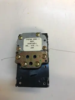 HONEYWELL TP970A 2004 4 DIRECT ACTING PNEUMATIC THERMOSTAT