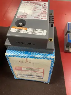 HONEYWELL S860D 1009 IGNITION CONTROL MODULE