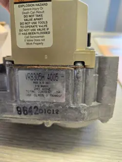 HONEYWELL VR8305H 4005 NATURAL GAS VALVE (440)