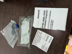 NEW HONEYWELL R8182D1111