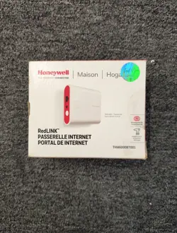 HONEYWELL THM6000R7001 REDLINK INTERNET GATEWAY WITH ETHERNET CABLE AND POWER A2