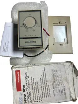 T651A-3018 HONEYWELL MEDIUM DUTY LINE VOLTAGE HEAT-COOL THERMOSTAT NEW NOS