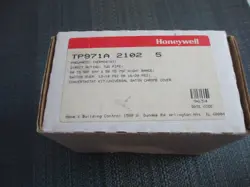 HONEYWELL TP971A2102 PNEUMATIC THERMOSTAT NEW!