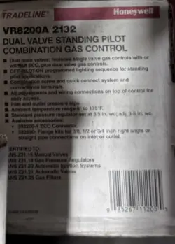 HONEYWELL VR8200A2132 DUAL VALVE STANDING PILOT COMBINATION GAS CONTROL NOS