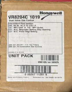 HONEYWELL MODEL VR8204C1019 24V INTERMITTENT PILOT GAS VALVE NOS