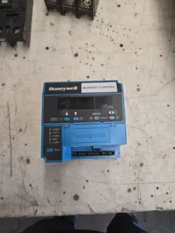 BURNER CONTROL. RM7890