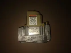 HONEYWELL VR8204A-2183 GAS VALVE 