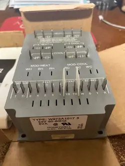 NOS HONEYWELL W973A1017 LOGIC CONTROLLER SOLID STATE