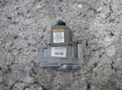 HONEYWELL VR8345M 4302 VR8345M4302 FURNACE GAS VALVE USED FREE SHIPPING