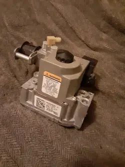 FURNACE GAS VALVE VR8205Q2787 56M4001 HONEYWELL