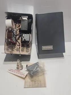 TRADELINE HONEYWELL #L8148J 1009 AQUASTAT RELAY NOS