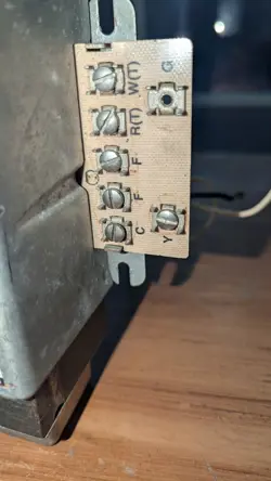 PROTECTOR RELAY OIL