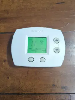 HONEYWELL TH5110D1006 FOCUSPRO 5000 THERMOSTAT 1H/1C NON PROGRAMMABLE DIGITAL