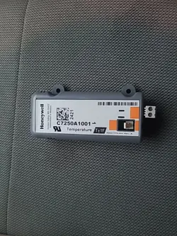HONEYWELL C7250A1001  AIR TEMPERATURE SENSOR
