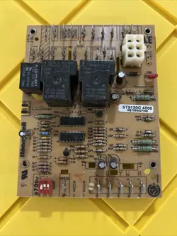 HONEYWELL HVAC CONTROL BOARD  ST9120C 4008