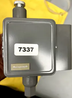 HONEYWELL L91B 1068 PRESSURE CONTROLLER