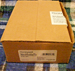 OPEN BOX HONEYWELL 201-528-24-WH  24VAC THERMOSTAT FREE SHIPPING!