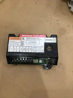 USED HONEYWELL S8610U3009 IGNITION CONTROL MODULE S8610U