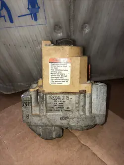 HONEYWELL VR8204A2175 NATURAL GAS VALVE 24 V