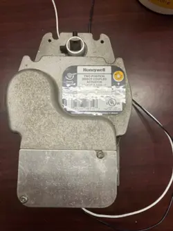 HONEYWELL ML4115-A-1009 120V 2 POSITION DIRECT COUPLED ACTUATOR