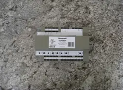 CARRIER HONEYWELL 50HJ540568 W7215A1014 ECONOMIZER CHANGEOVER CONTROLLER MODULE