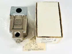 NEW! HONEYWELL FURNACE HEATER HVAC SILENT GAS VALVE V80B-1176-1 WITH 1/2