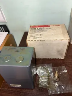 NEW HONEYWELL L8124B1039 TRIPLE AQUASTAT RELAY     S1