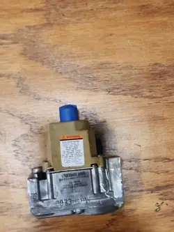 HONEYWELL VR8304M3558 HVAC FURNACE GAS VALVE